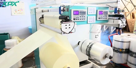 Which Non-Woven Zipper Bag Making Machine Suits Small Production Lines
